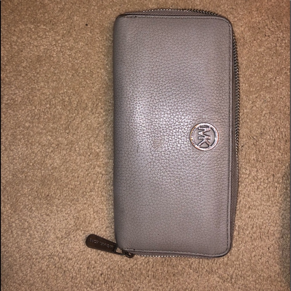Michael kors wallet